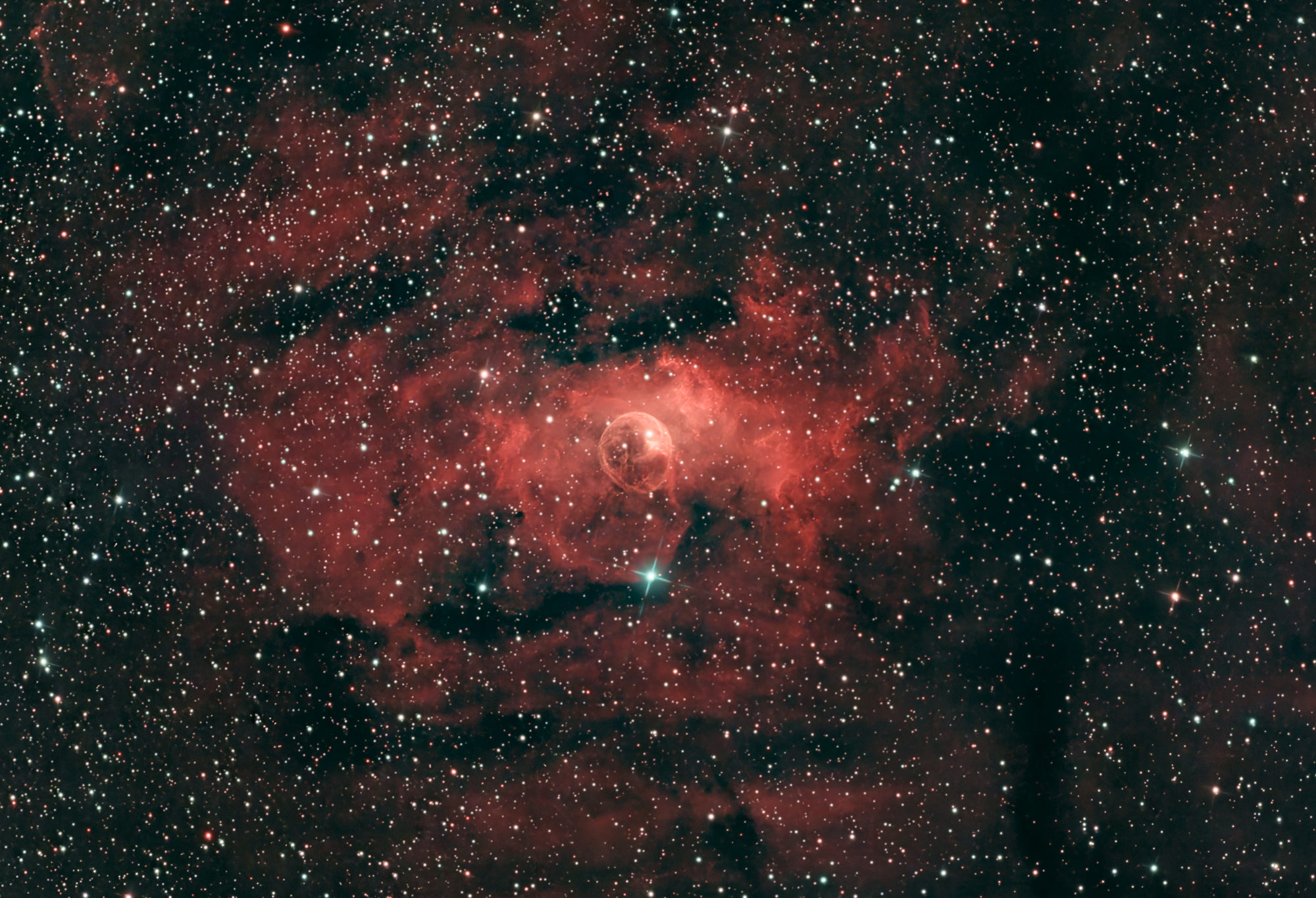 NGC 7635, auch Blasennebel (engl. Bubble Nebula) genannt, ist ein Emissionsnebel und eine HII-Region im Sternbild Kassiopeia am Nordsternhimmel, welcher etwa 7100 Lichtjahre von der Erde entfernt ist.